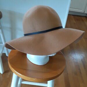 Old Navy Tan Wool Floppy Boho Large Brim Hat